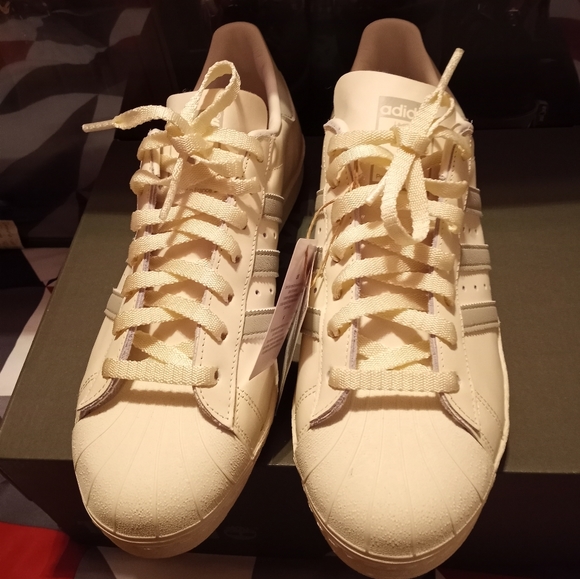 ADIDAS Superstar - Picture 1 of 4